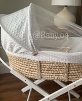 سلة موسى خيزران مفرش أبيض بخامة محببة وقاعدة ثابتة...