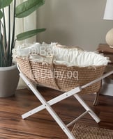 سلة موسى خيزران بمفرش سكري مُزين بكلفة وقاعدة ثابت...