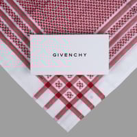 شماغ جيفنشي احمر المميز