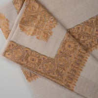 شال كشميري بشمينه من ڤالور مطرز الي