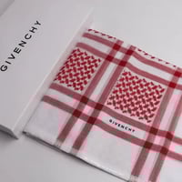 شماغ جيفنشي احمر 2016