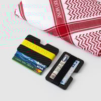 شماغ ريو مون شبابي أحمر مع محفظة كاربون فايبر