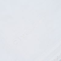 غترة جيفنشي أبيض