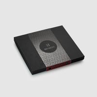 شماغ ريو مون شبابي أحمر مع محفظة كاربون فايبر