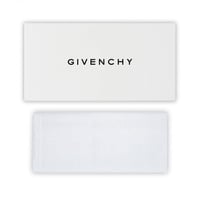 غترة جيفنشي أبيض