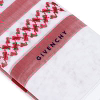 شماغ احمر من جيفنشي 21