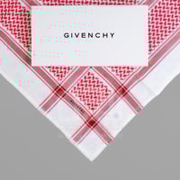 شماغ احمر كلاسيك من جيفنشي special color