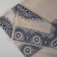 شال كشميري بشمينه من ڤالور مطرز الي