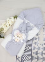 بطانية ومدس مواليد مع شريط مربوط