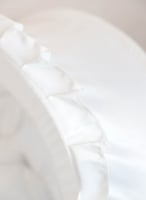 مهد مواليد (سلة موسى) + قاعدة هزاز ابيض