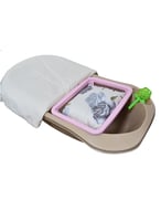 حوض استحمام مع لعبة للأطفال حديثي الولادة