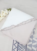 بطانية ومدس مواليد مع شريط مربوط