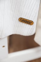 مهد مواليد (سلة موسى) لون ابيض + قاعدة