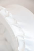 مهد مواليد (سلة موسى) لون ابيض + قاعدة