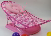 كرسي استحمام للاطفال شبك مشجر - وردي