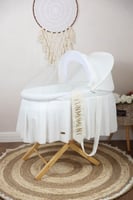 مهد مواليد (سلة موسى) لون ابيض + قاعدة