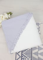 بطانية ومدس مواليد مع شريط مربوط