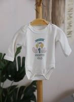 طقم 12 بربتوز للمواليد مزين بأسماء الأشهر