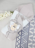 بطانية ومدس مواليد مع شريط مربوط