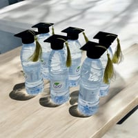 قبعات ميني للتخرج – 6 قطع لتزيين علب الماء
