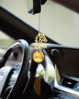 تعليقة سيارة بتصميم الخيل مع كسرة عود