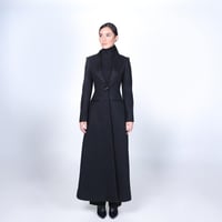 The Noray Fitted Long Coat