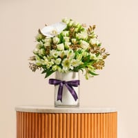 باقة زهور الفخامة البيضاء