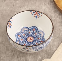 بادية أزرق وأحمر مزخرف