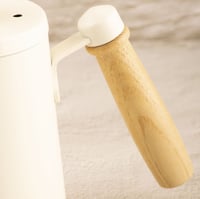 ابريق تقطير بيد خشب اوف وايت