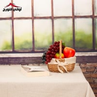 مفرش طاولة قماش بحواف دانتيل بيج فاتح مخطط