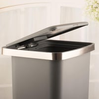 سلة مهملات رمادي مستطيل