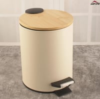 سلة مهملات بيج دائري بغطاء خشب