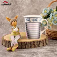 كوب أبيض مخطط