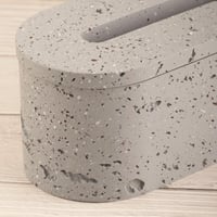 علبة مناديل رمادي