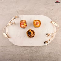 تبسي رخام بيضاوي بيد زنبقة ذهبي