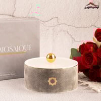 تمرية لورا رمادي