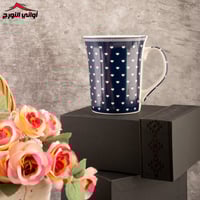 كوب أزرق برسم قلوب