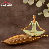 مجسم فتاة اليوغا