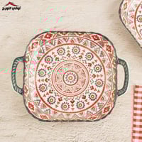 صحن مربع بيد زخرفة أحمر