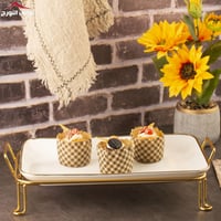 صحن تقديم أبيض مذهب بستاند