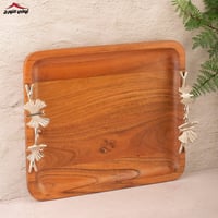 تبسي خشب مستطيل بيد فراشة فضي وسط