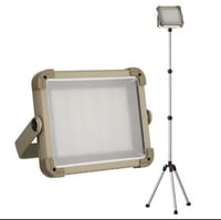 كشاف ستاند 2.5 متر يعمل بالكهرباء والطاقة الشمسية...