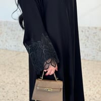 عباية تطريز ورد سوداء