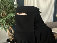 نقاب نص مايل