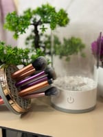 منظف فرش المكياج الكهربائي المحمول