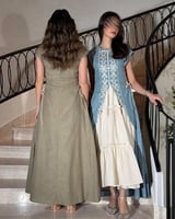 فستان الهبه الجديدة اللون الأزرق مع طبقات كشكش