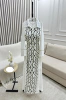 جلابية فاخرة بقماش سي واي بتصميم أنيق وتطريز راقي...