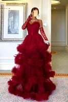 فستان تل أحمر بقصة دبل كلوش فاخرة