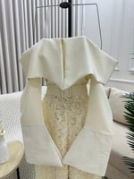 جمبسوت فاخر بتصميم أنيق ولمسات فخمة بتصميم اوف شول...