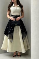 فستان للسن المحير لون اوف وايت مع اسود